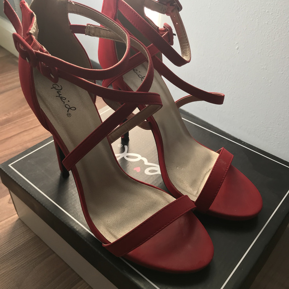 Qupid Red Strappy Heel (Size 10) - Picture 2 of 5
